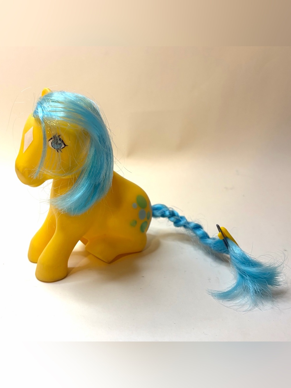 Vintage G1 My Little Pony Bubbles 1983 Sitting Pose